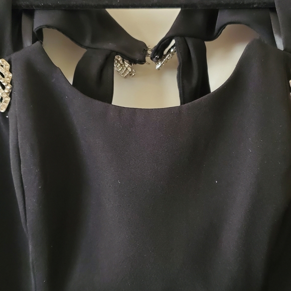 Dress - Picture 7 of 8